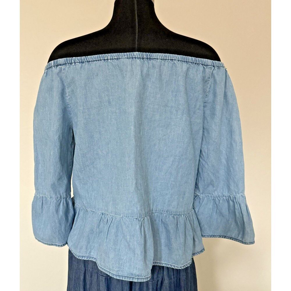 CUPCAKES & CASHMERE Shirt SZ S Blue Chambray Bishop Off Shoulder Ruffle Boxy Top - Picture 3 of 10